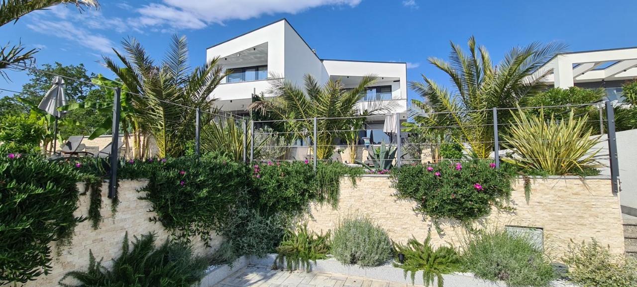 Luxury White Sails Villa *
