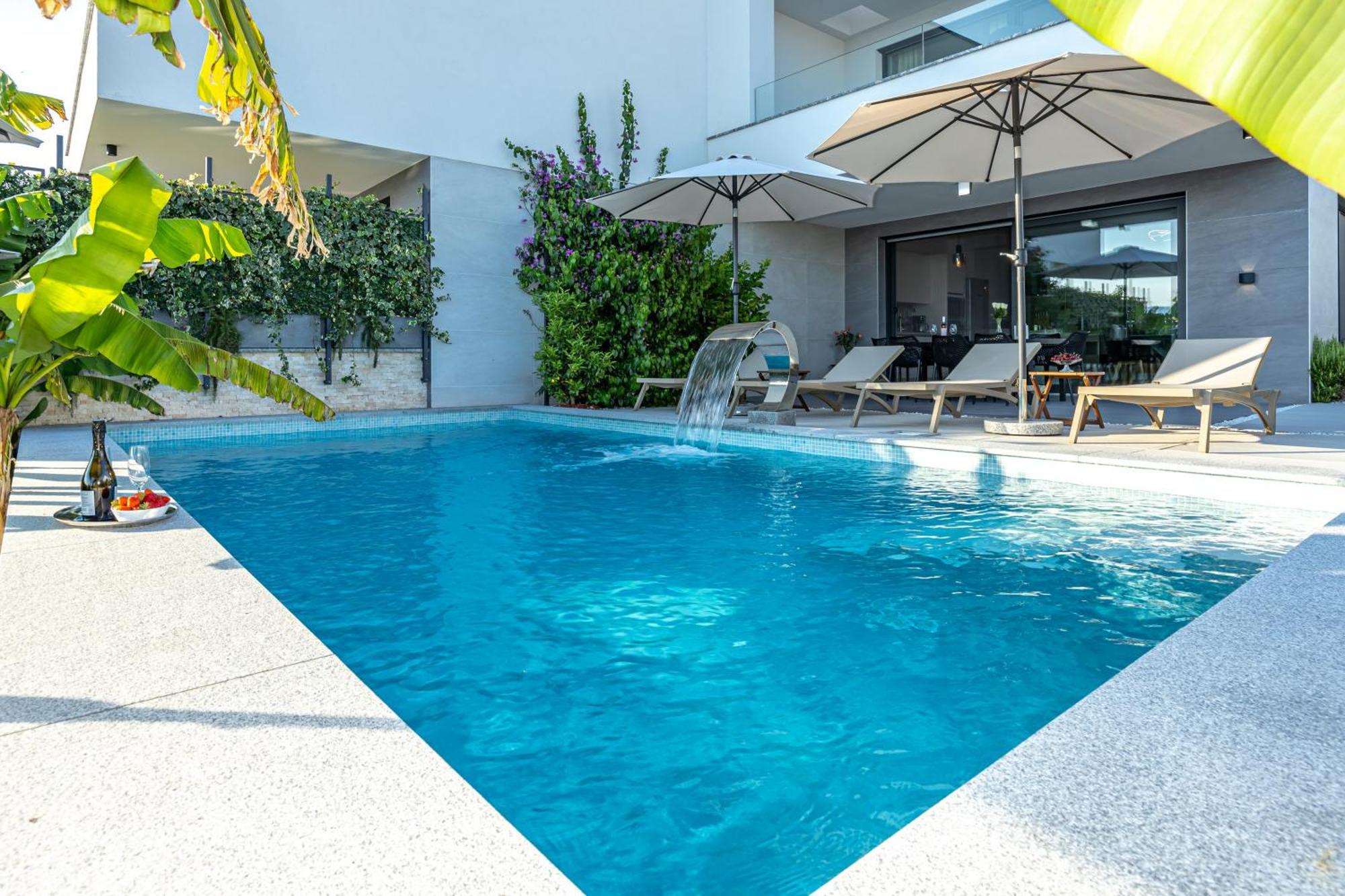 Villa Luxury White Sails
