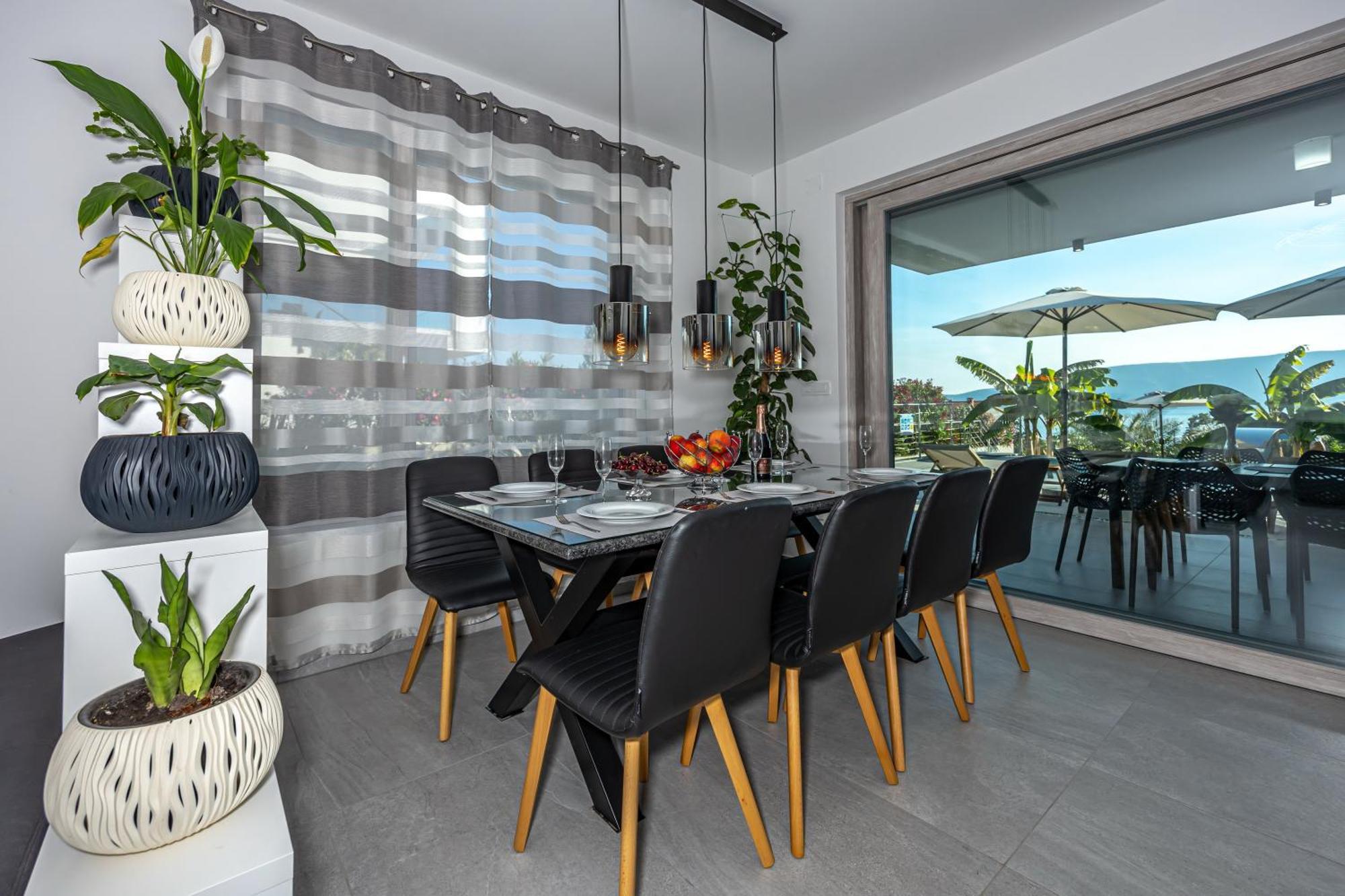 Luxury White Sails Villa *
