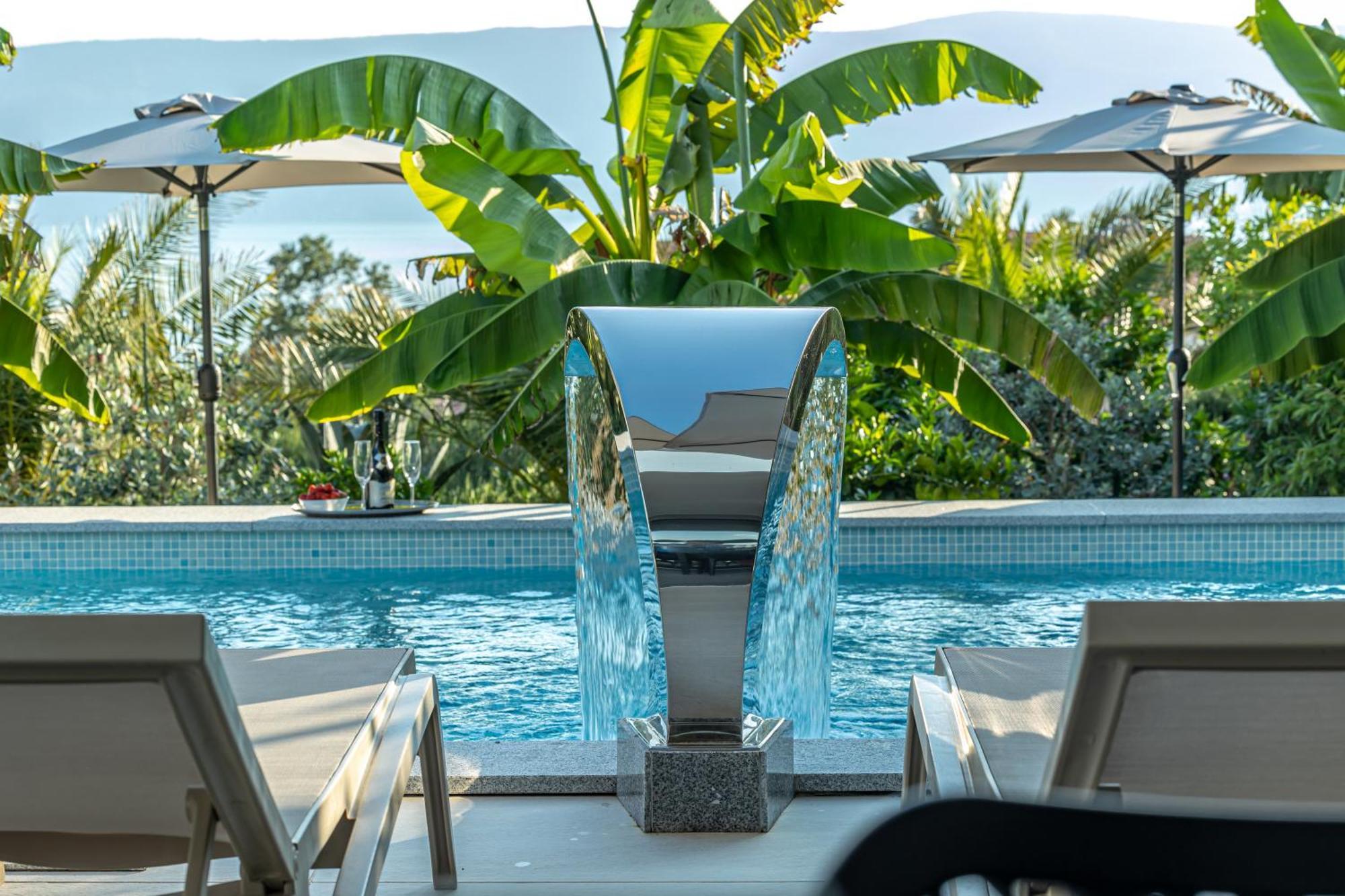 Villa Luxury White Sails